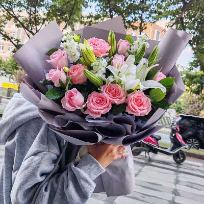 成都11朵戴安娜粉玫瑰百合，与你一起追逐梦想