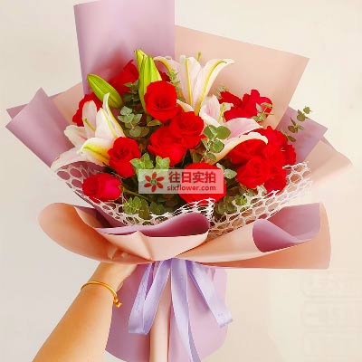 成都18朵红玫瑰百合，真情相守一生